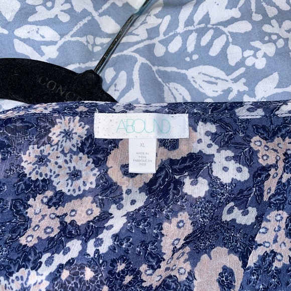 ABOUND TOP FROM NORDSTROM RACK - Picture 3 of 4